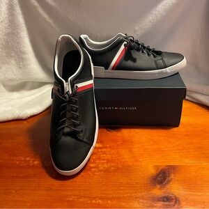 Tommy Hilfiger Ramus sized 12